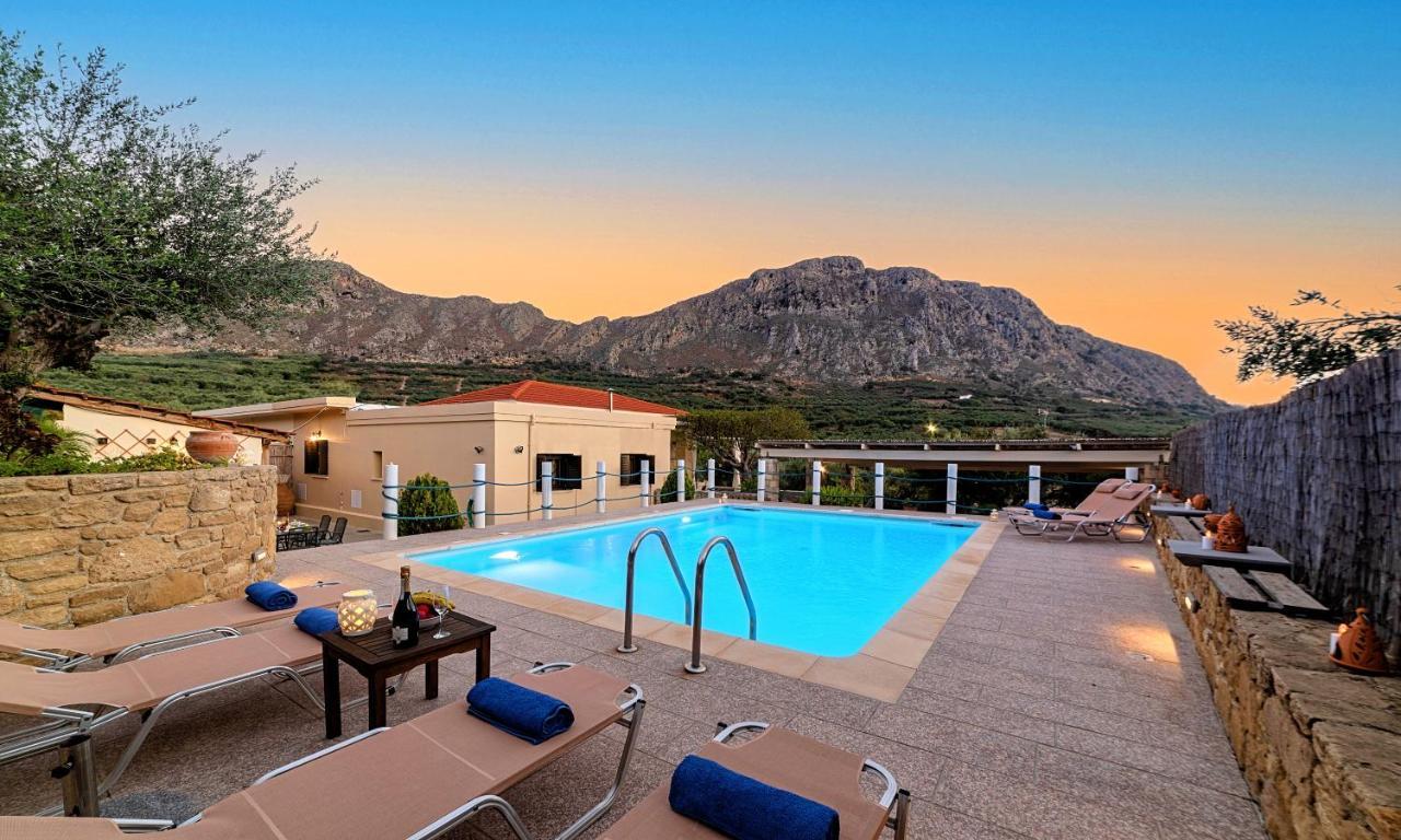 Cretan Heated Pool Villa *