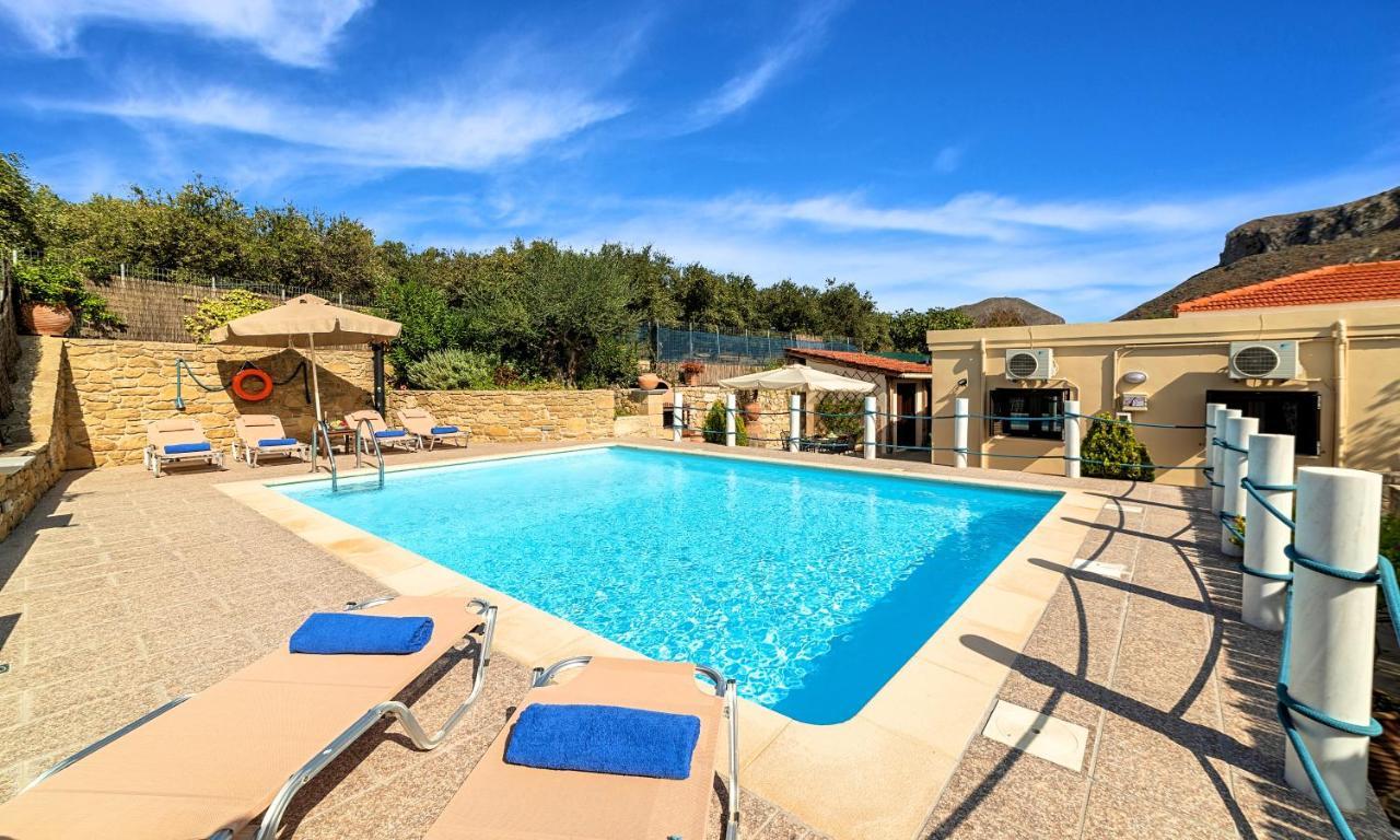 Cretan Heated Pool Villa Kera (West Crete)